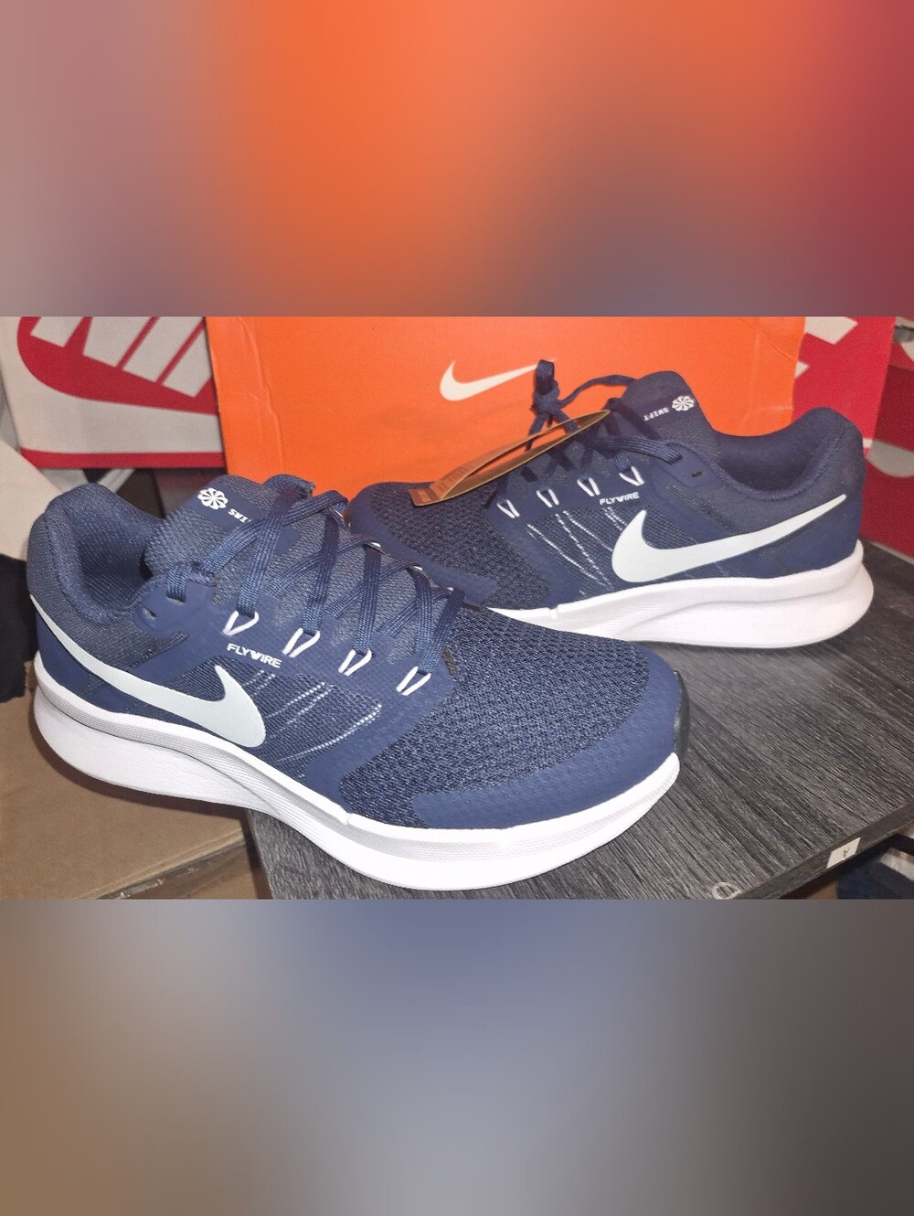 Nike Men’s Navy and White Flywire Athletic Running Shoes